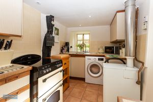 Kitchen/Breakfast Room- click for photo gallery